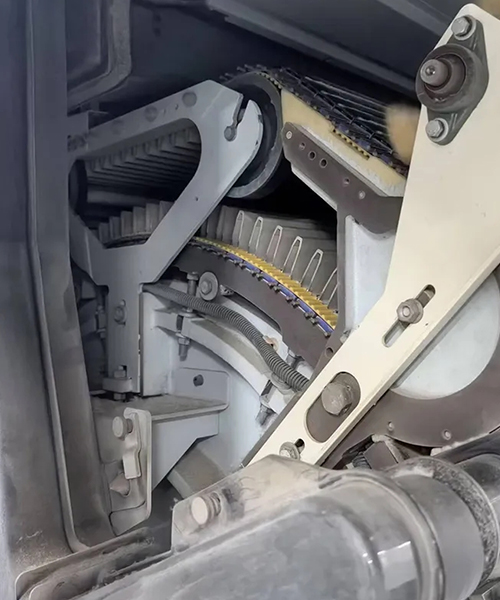 Textile machine belt